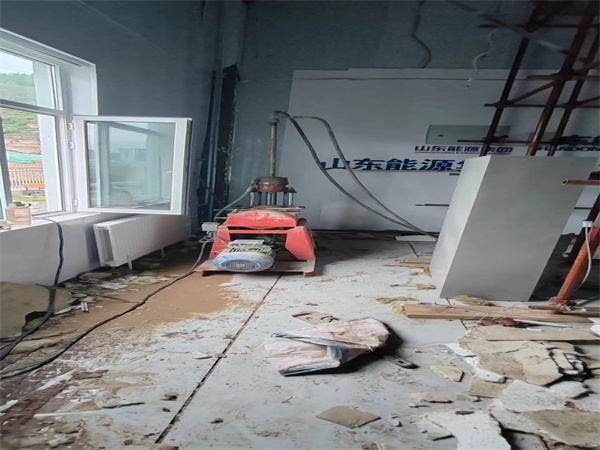 米林地基基础下沉墙体裂缝加固注浆顶升施工